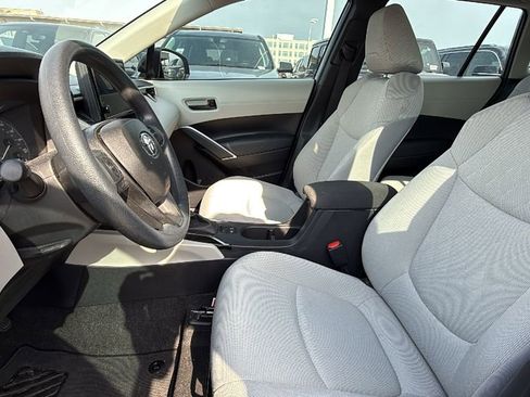 Used 2024 Toyota Corolla Cross L FWD image 4