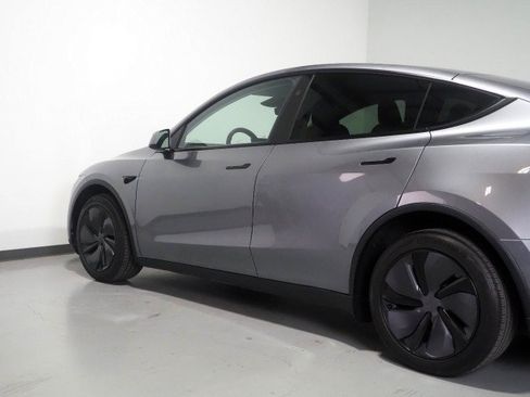 Used 2026 Tesla Model Y Long Range RWD image 53