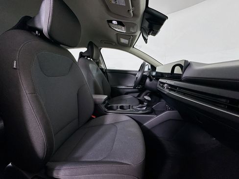 Used 2025 Kia K4 LXS image 30