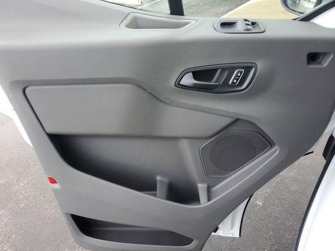 New 2026 Ford Transit 250 148 Medium Roof RWD image 21