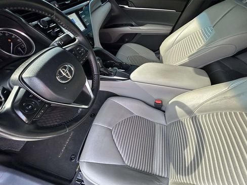 Used 2018 Toyota Camry SE FWD image 10
