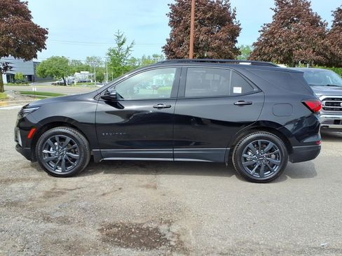 Used 2022 Chevrolet Equinox RS w/ RS Leather Package AWD/4WD image 2