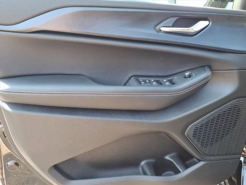 New 2025 Jeep Grand Cherokee L Altitude image 7