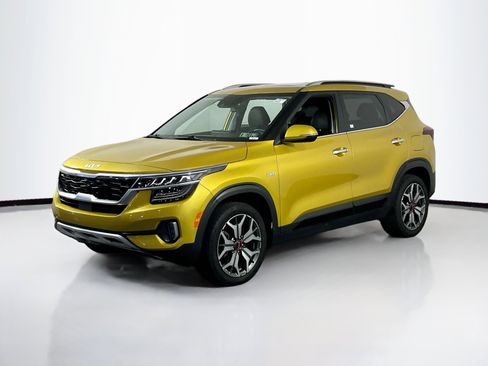 Used 2022 Kia Seltos SX w/ Sunroof Package AWD/4WD image 1