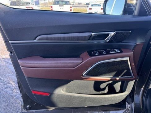 Used 2023 Kia Telluride SX Prestige image 11