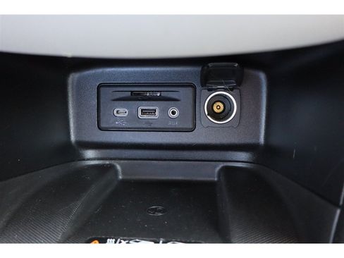 Used 2020 Chevrolet Equinox Premier FWD image 38