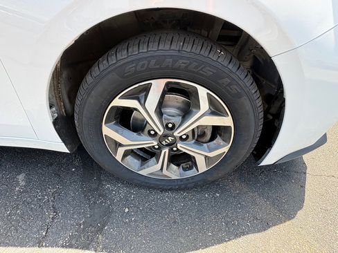 Used 2021 Kia Forte LXS FWD image 18