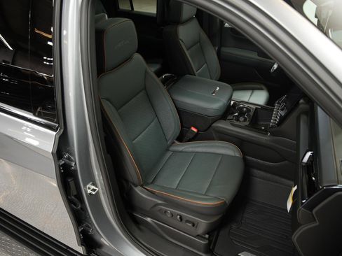 New 2026 GMC Yukon XL AT4 w/ AT4 Premium Plus Package image 21