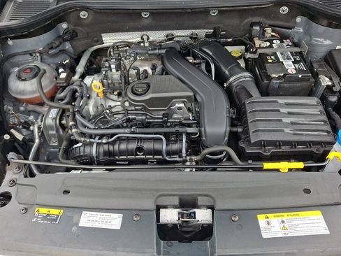 Certified 2023 Volkswagen Taos SE w/ Panoramic Sunroof Package image 28