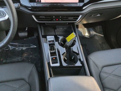 Used 2024 Volkswagen Atlas Cross Sport SE image 22