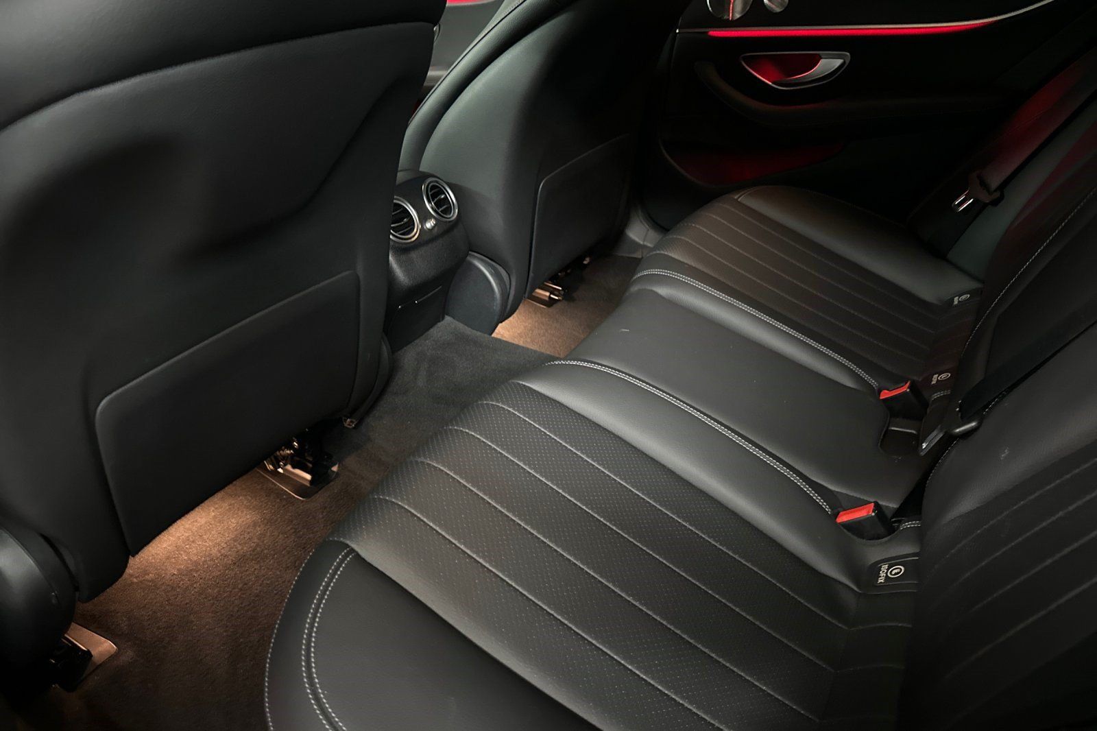 Used 2022 Mercedes-Benz E 350 Sedan image 26