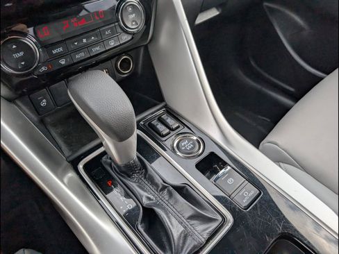 Used 2024 Mitsubishi Eclipse Cross SEL AWD/4WD image 18