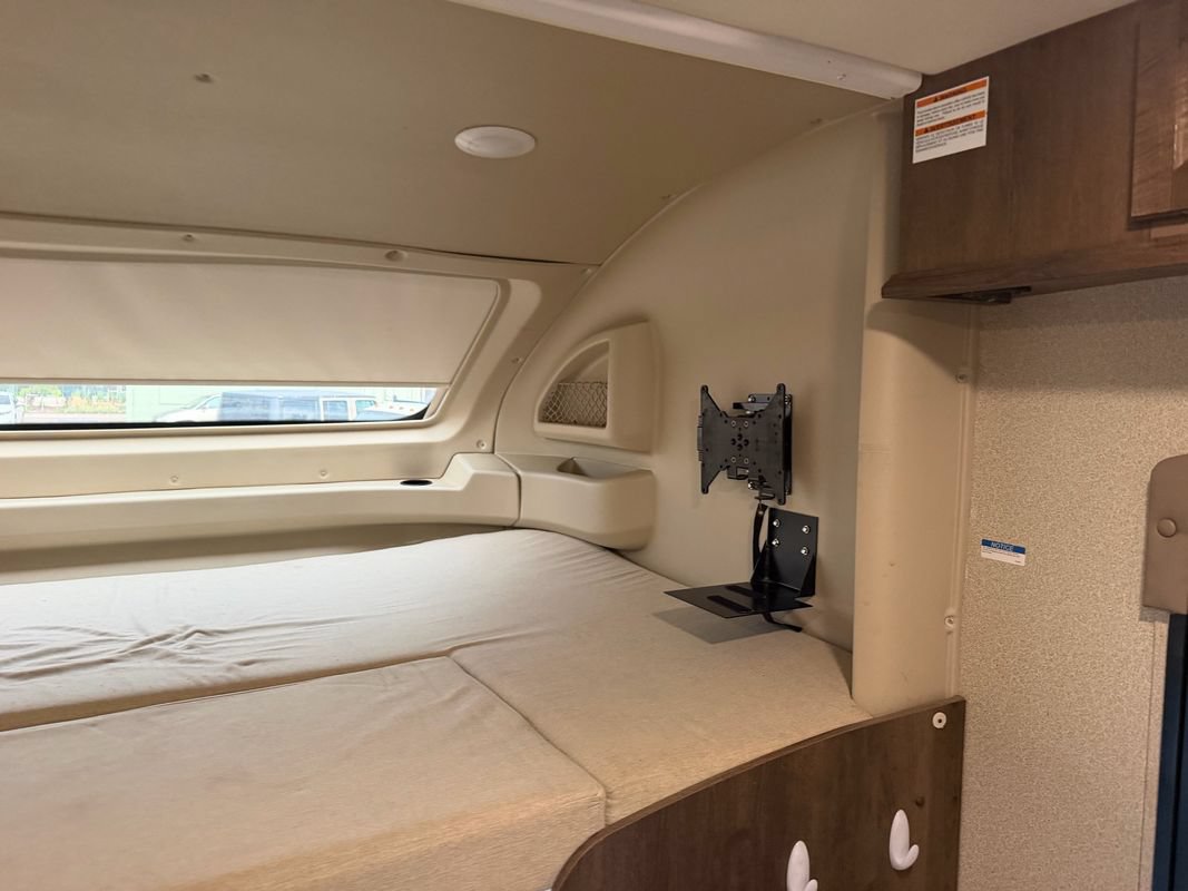 Used 2019 Ford E-450 and Econoline 450 Super Duty w/ Motorhome Prep Package RWD image 21