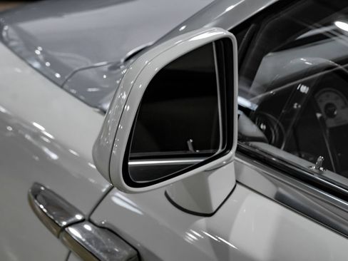 Used 2016 Rolls-Royce Wraith RWD image 28