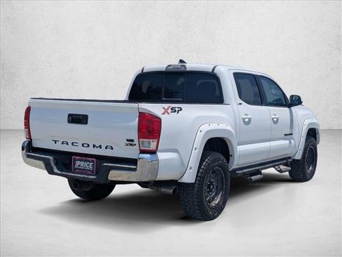 Used 2017 Toyota Tacoma SR5 w/ Tow Package RWD image 5