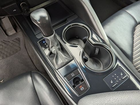 Used 2020 Toyota Camry SE image 24