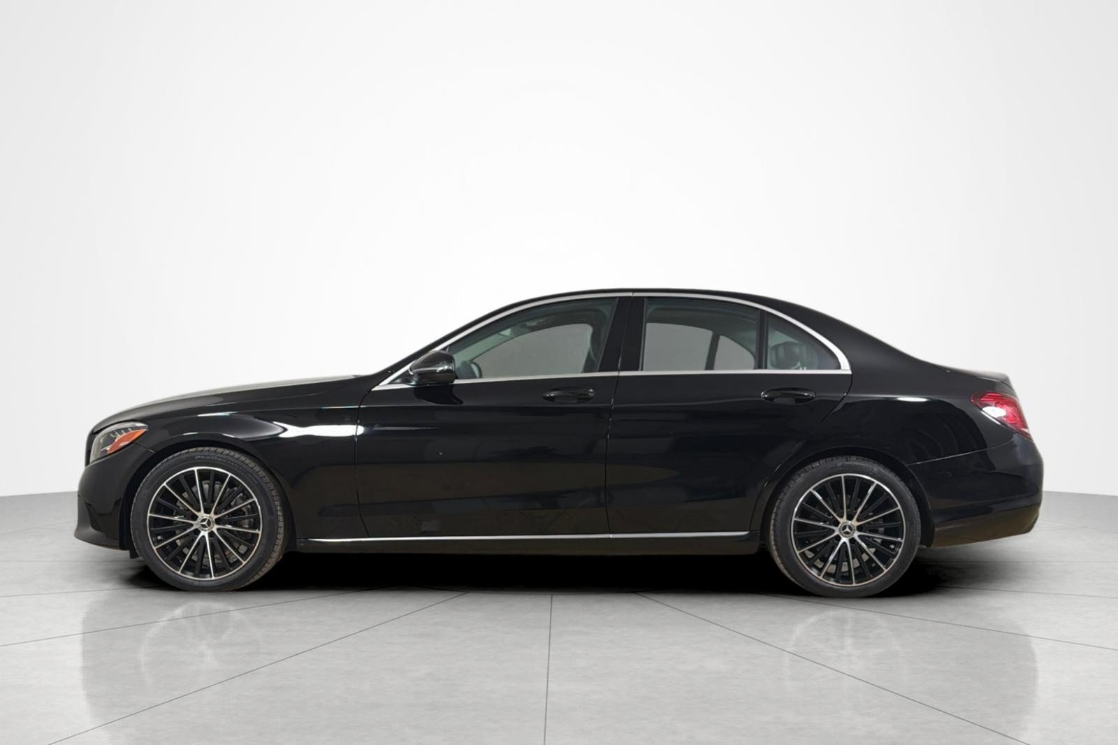 Used 2019 Mercedes-Benz C 300 Sedan image 2