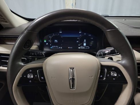 Used 2020 Lincoln Aviator Reserve w/ Equipment Group 201A image 16