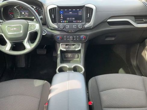 Used 2022 GMC Terrain SLE w/ Driver Convenience Package image 14