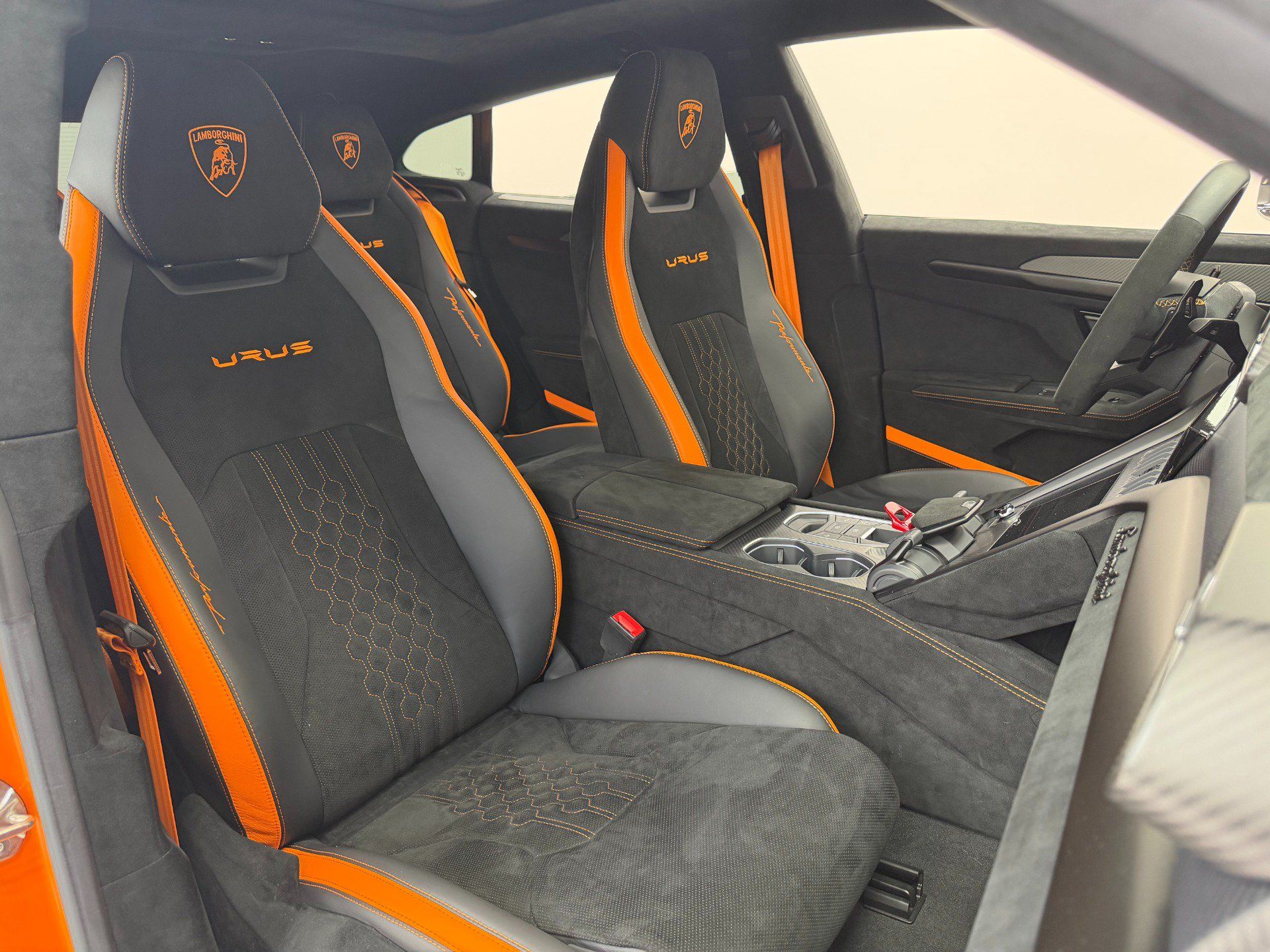 Used 2024 Lamborghini Urus Performante AWD/4WD image 22