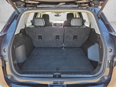 Used 2023 GMC Terrain SLT FWD image 6