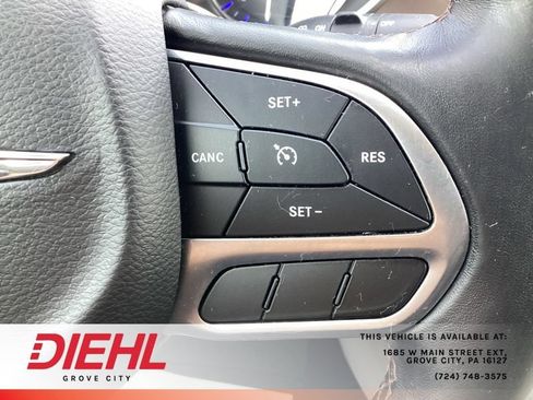 Used 2019 Chrysler Pacifica Touring Plus w/ Cold Weather Group FWD image 28