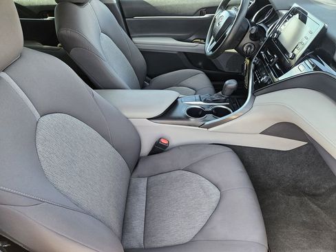Used 2024 Toyota Camry LE image 11