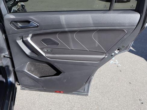 Used 2023 Volkswagen Tiguan SE R-Line image 34