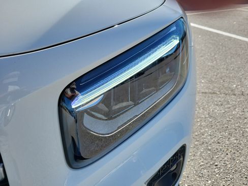 Used 2025 Mercedes-Benz GLB 250 image 9