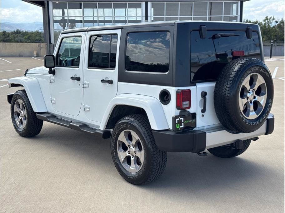 Used 2017 Jeep Wrangler Unlimited Sahara w/ Connectivity Group AWD/4WD image 6