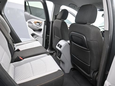 Used 2020 GMC Terrain SLE FWD image 17
