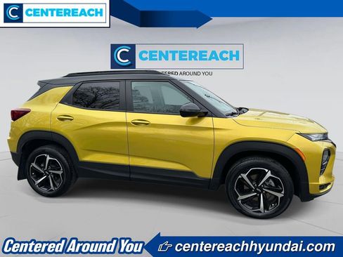 Used 2023 Chevrolet TrailBlazer RS w/ Convenience Package AWD/4WD image 3