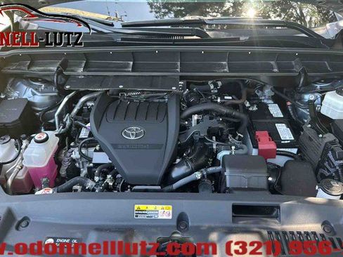 Used 2023 Toyota Highlander XLE FWD image 37