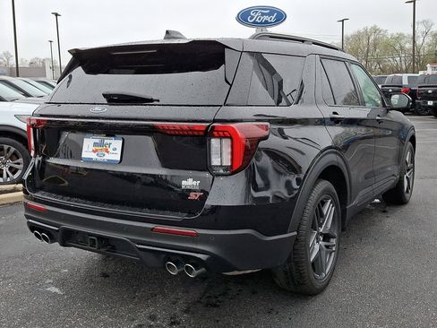 Used 2025 Ford Explorer ST image 6