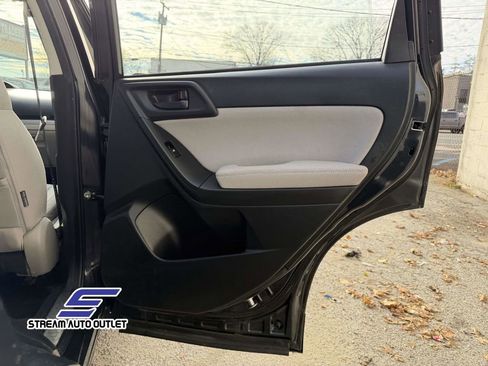 Used 2014 Subaru Forester 2.5i image 19