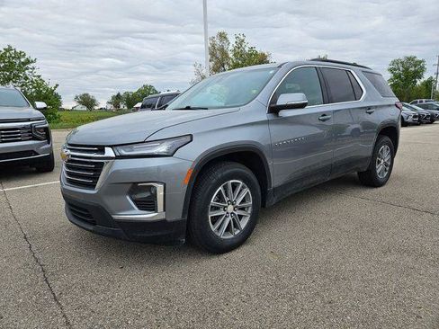 Used 2023 Chevrolet Traverse LT FWD image 3