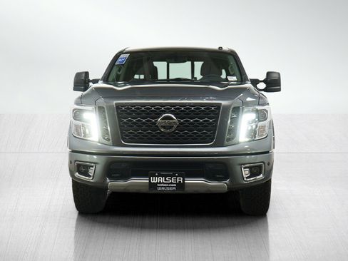 Used 2017 Nissan Titan PRO-4X w/ Pro-4x Convenience Package AWD/4WD image 8