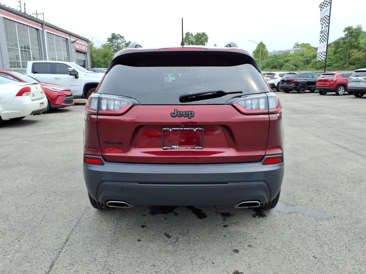Used 2020 Jeep Cherokee Latitude Plus AWD/4WD image 4