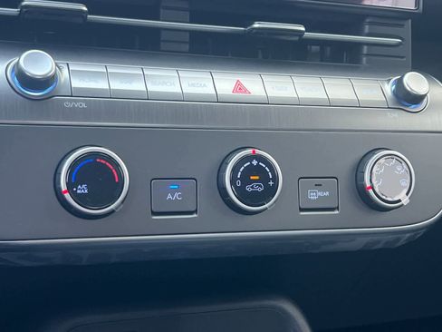 New 2026 Hyundai Kona SE image 19