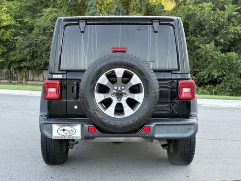 Used 2019 Jeep Wrangler Unlimited Sahara AWD/4WD image 4