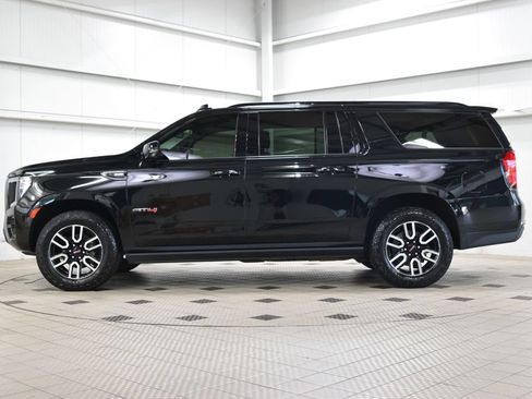 Used 2023 GMC Yukon XL AT4 w/ AT4 Premium Package AWD/4WD image 4