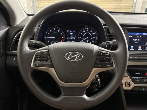 Used 2018 Hyundai Elantra SEL FWD image 15