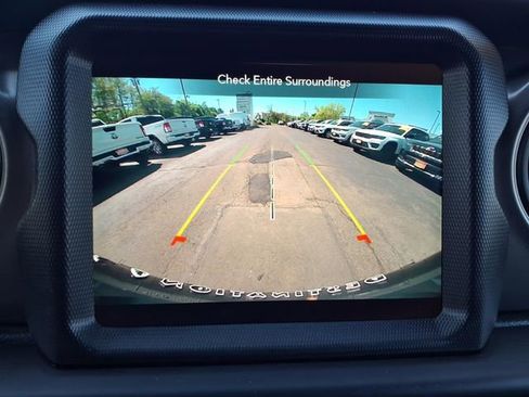 Certified 2023 Jeep Wrangler Unlimited w/ Sun & Screen Package AWD/4WD image 27