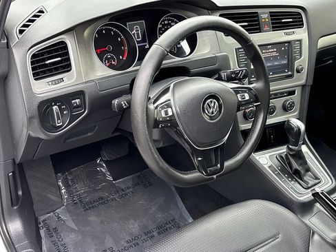 Used 2017 Volkswagen Golf S FWD image 26