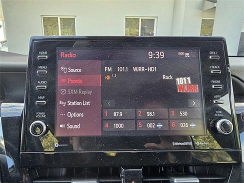 Used 2023 Toyota Camry XSE image 5