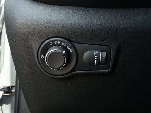 Used 2023 Jeep Compass Sport image 15