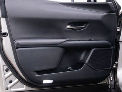 Used 2021 Lexus UX 200 w/ Accessory Package (Z1) image 13