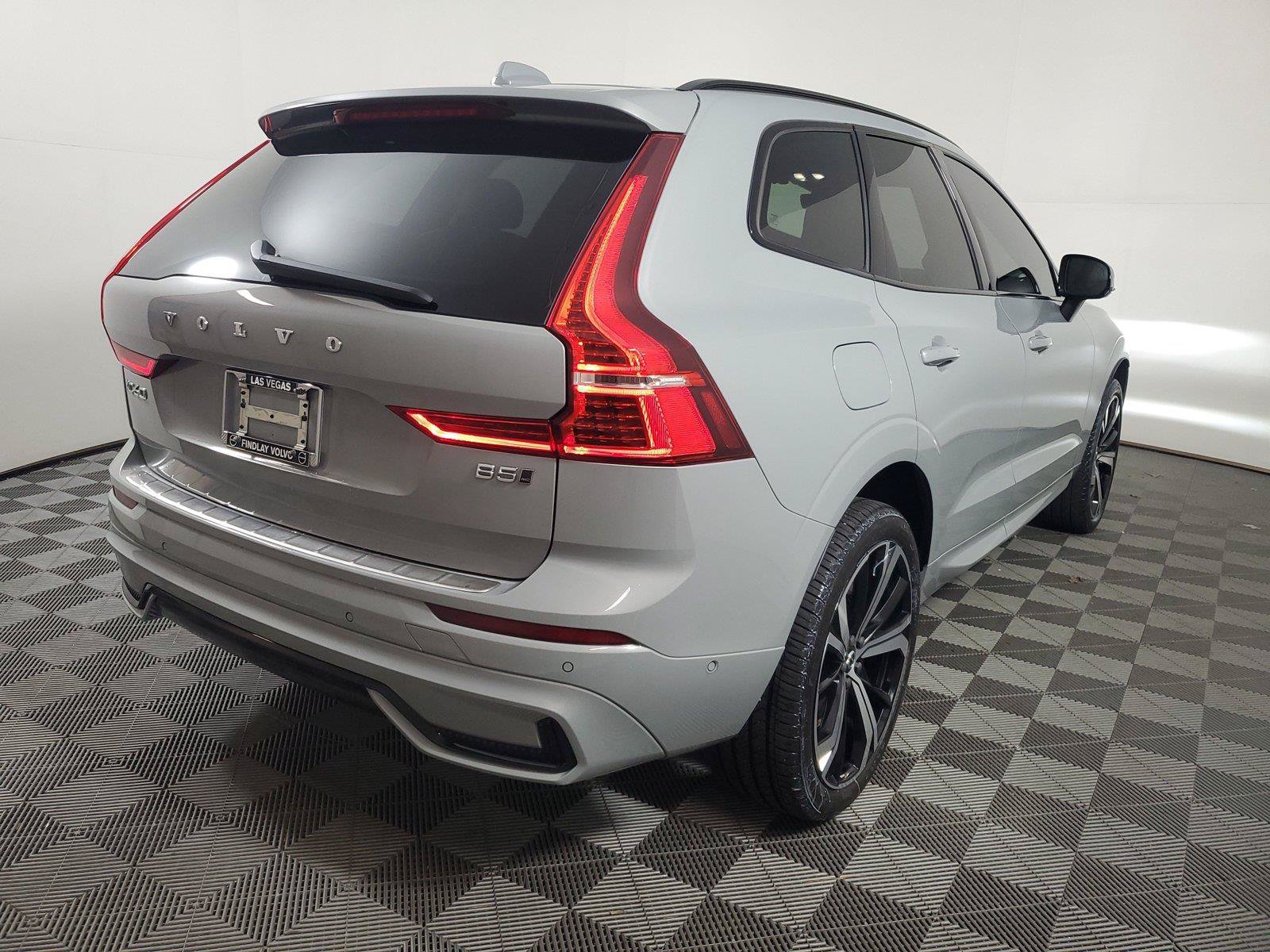 Used 2024 Volvo XC60 B5 Ultimate AWD/4WD image 6