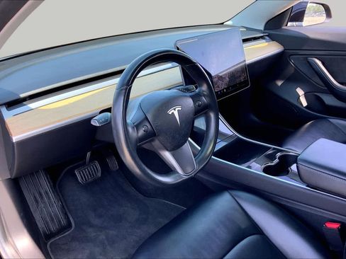 Used 2018 Tesla Model 3 Long Range RWD image 16