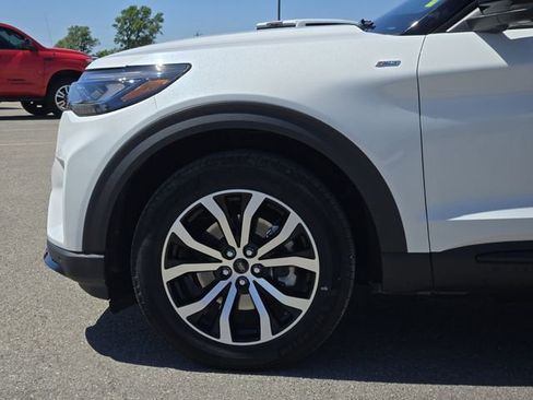 Used 2025 Ford Explorer ST-Line AWD/4WD image 8